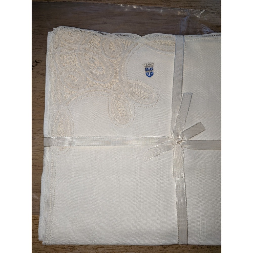 Lace 100% Belgian Linen White Tablecloth Corner & Center Detail & 4 Napkins NEW - Picture 4 of 9